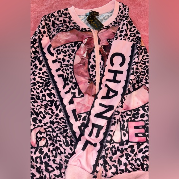 Chanel inspired jacket ๐งฅ - Picture 3 of 4